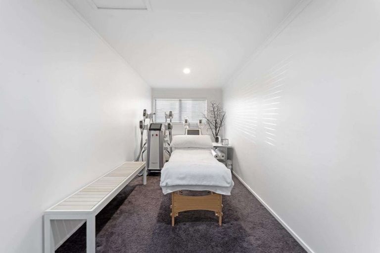 Photo of property in 16a Valley Road, Browns Bay, Auckland, 0630