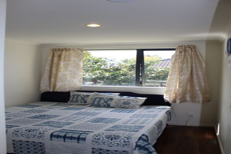 Photo of property in 12 George Arthur Place, Pukekohe, 2120
