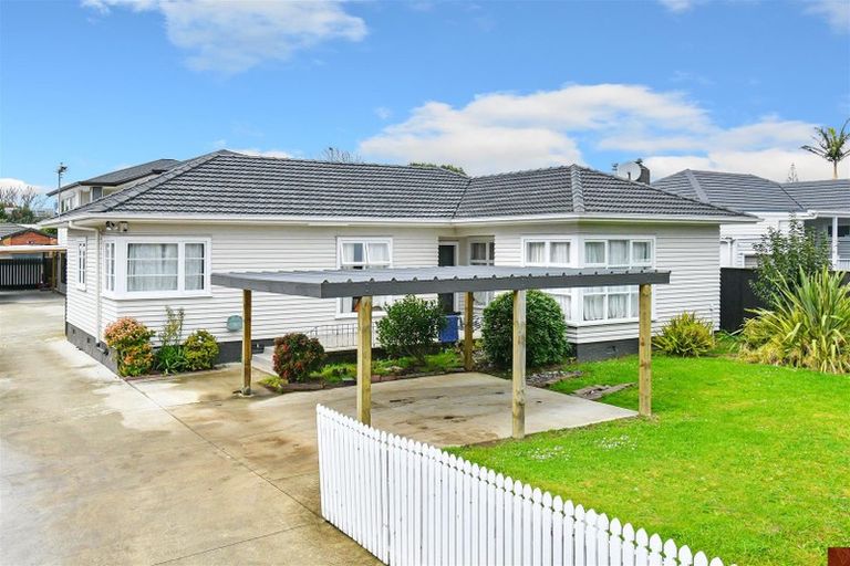 Photo of property in 129 Rangitoto Road, Papatoetoe, Auckland, 2025