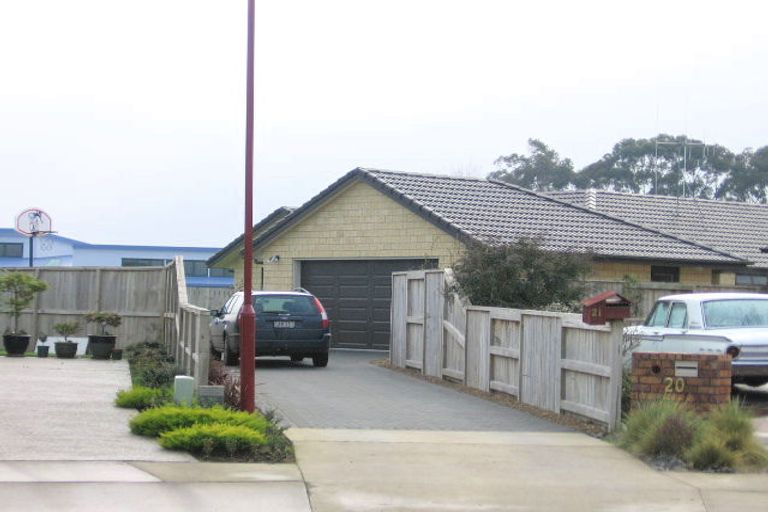 Photo of property in 21 Burgundy Court, Rototuna, Hamilton, 3210