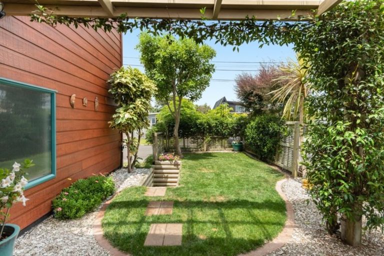 Photo of property in 99a Simpson Road, Papamoa Beach, Papamoa, 3118