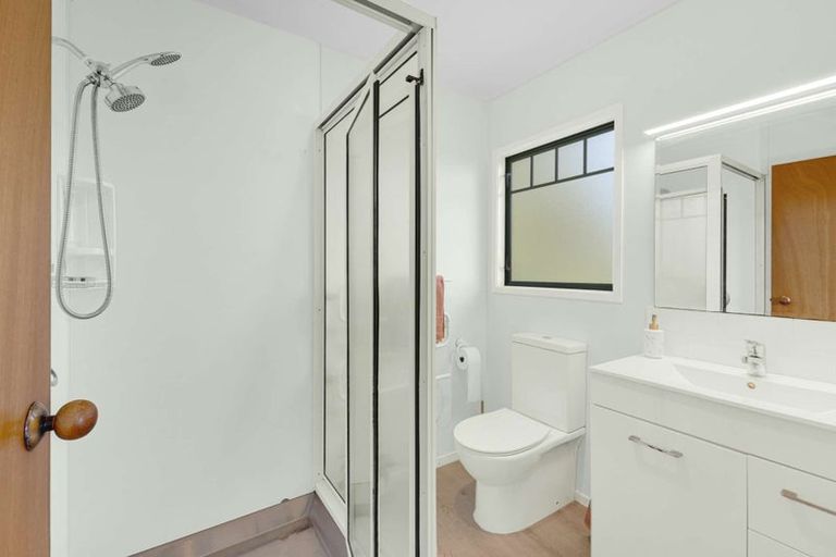 Photo of property in 6 Pararewa Drive, Whalers Gate, New Plymouth, 4310