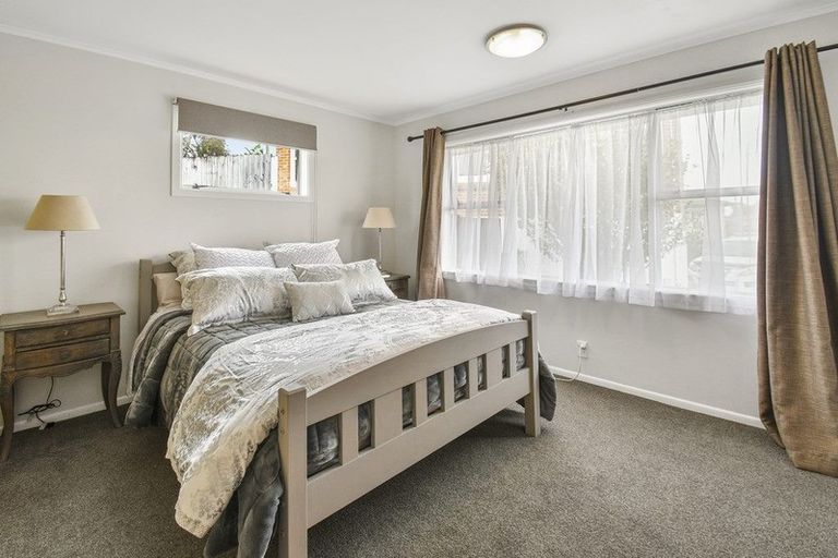 Photo of property in 15 Rembrandt Place, Opaheke, Papakura, 2113