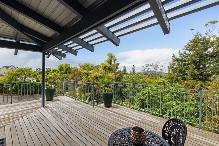 Photo of property in 3/130 Beach Road, Castor Bay, Auckland, 0620