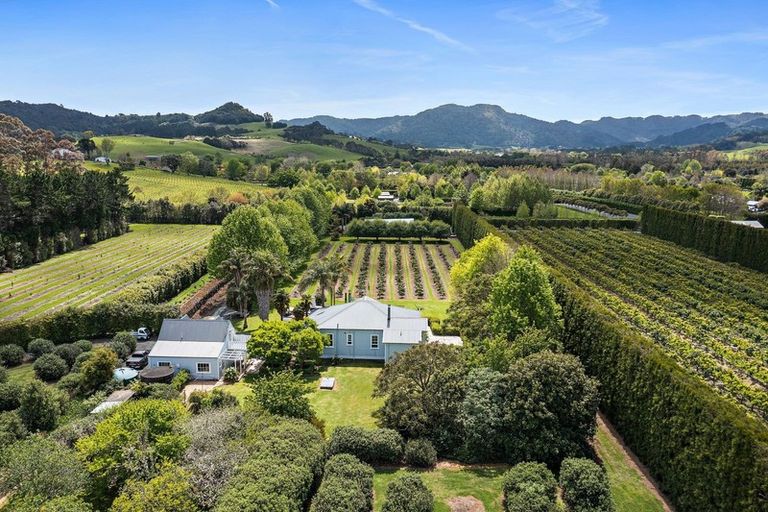 Photo of property in 52 Omaha Flats Road, Tawharanui Peninsula, Warkworth, 0986