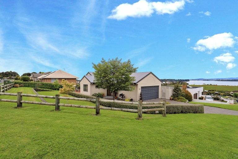 Photo of property in 1 Owen Place, Omokoroa, 3114