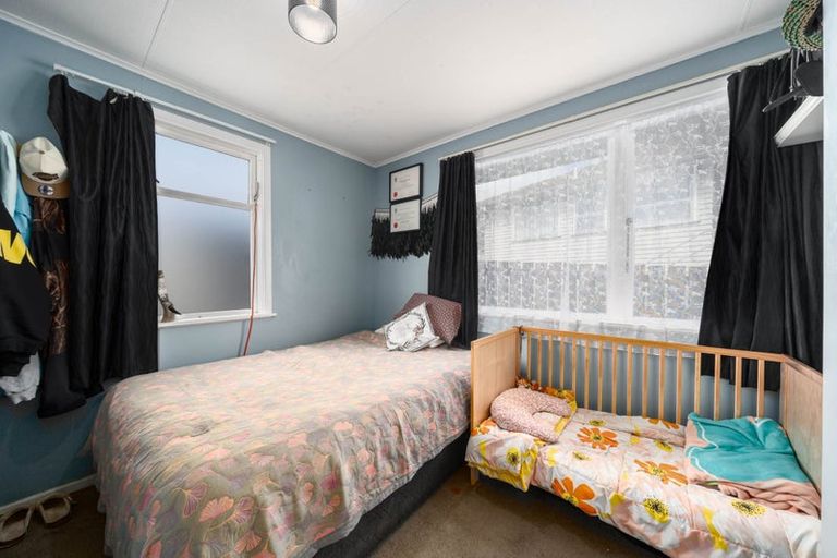 Photo of property in 11 Rangituhi Crescent, Takapuwahia, Porirua, 5022