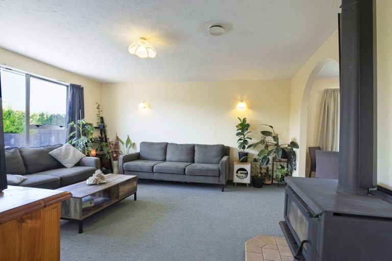 Photo of property in 76 Main North Road, Woodend, 7610