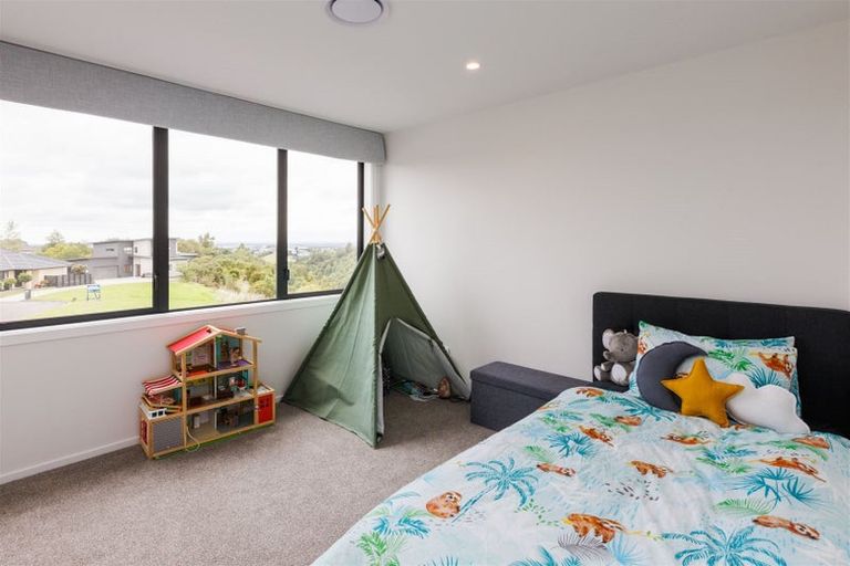 Photo of property in 18 Silkwood Place, Fitzherbert, Palmerston North, 4410