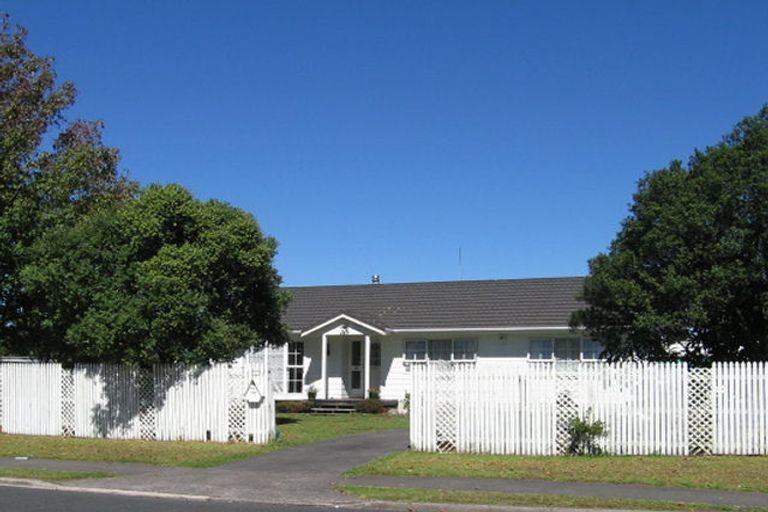 Photo of property in 107 Oreil Avenue, West Harbour, Auckland, 0618