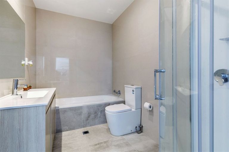 Photo of property in 25 Sunshine Boulevard, Sunnyvale, Auckland, 0612