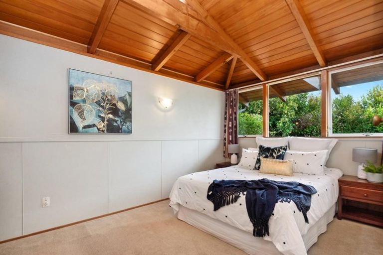 Photo of property in 112 Tiroroa Avenue, Te Atatu South, Auckland, 0610