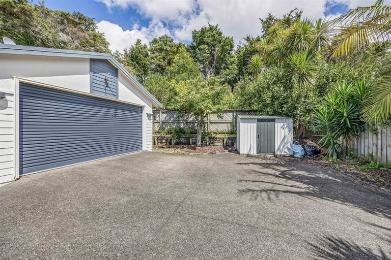 Photo of property in 18 Cinnabar Place, Westgate, Auckland, 0614