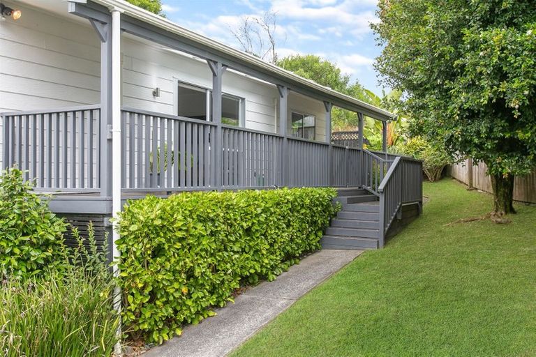 Photo of property in 2/34 Lambrown Drive, Totara Vale, Auckland, 0629