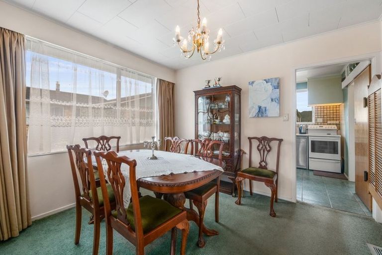 Photo of property in 28 Brightwater Crescent, Totara Park, Upper Hutt, 5018