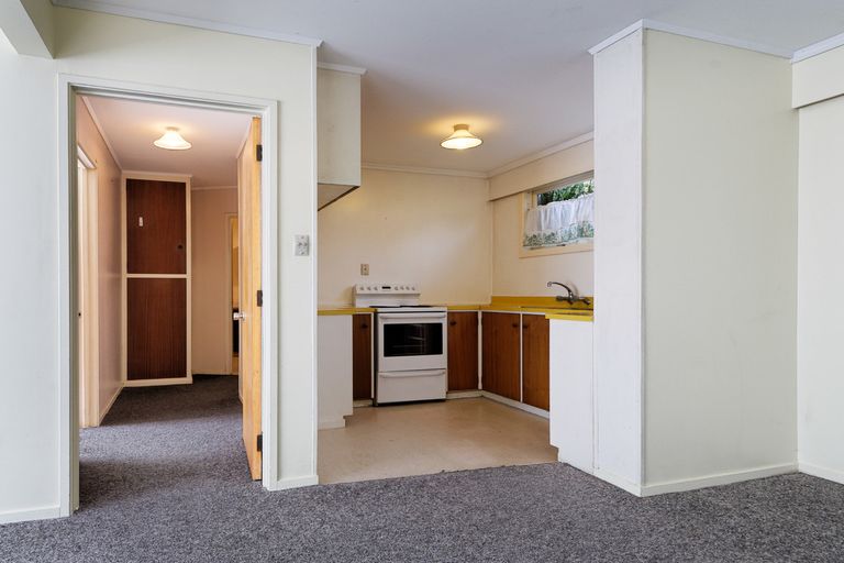 Photo of property in 136 Godley Road, Green Bay, Auckland, 0604