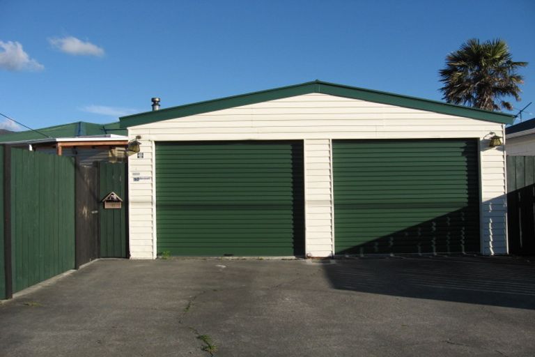 Photo of property in 10 Petrie Street, Wainuiomata, Lower Hutt, 5014
