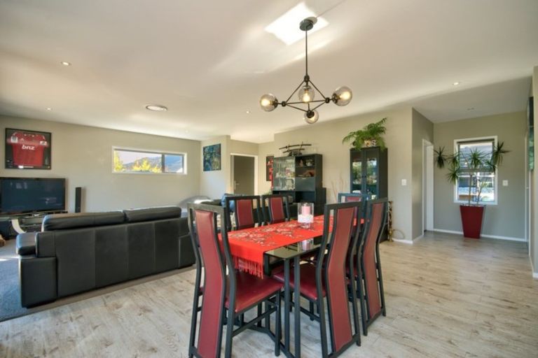 Photo of property in 7 Bretby Court, Jacks Point, Queenstown, 9371