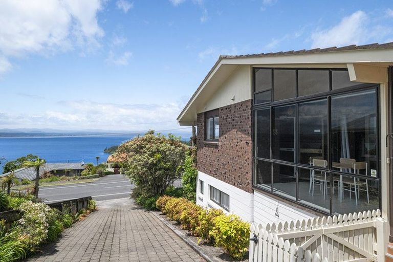 Photo of property in 48 Wakeman Road, Acacia Bay, Taupo, 3330