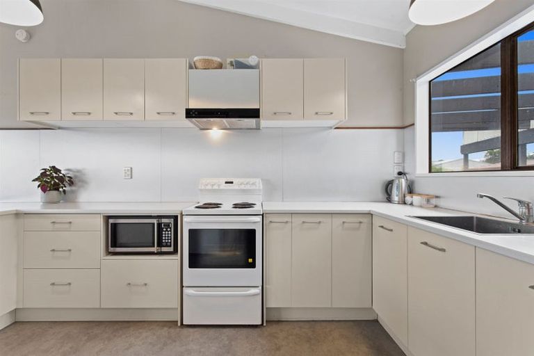 Photo of property in 15 Kauri Street, Edgecumbe, 3120