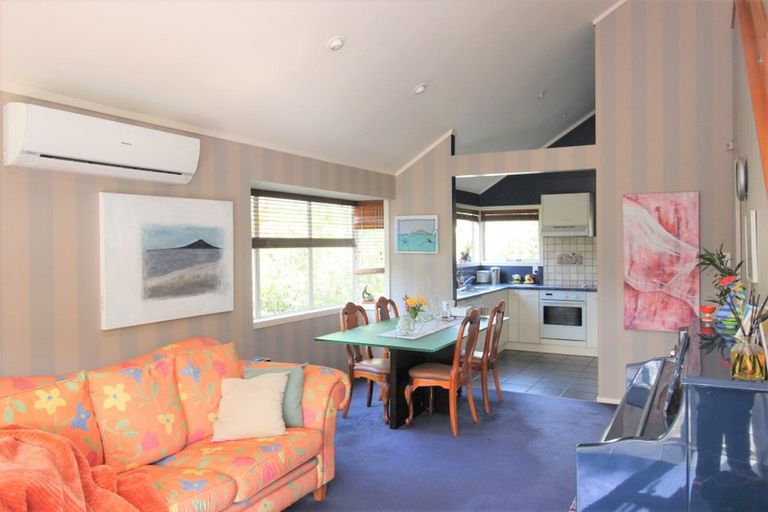 Photo of property in 1/86 Oaktree Avenue, Browns Bay, Auckland, 0630