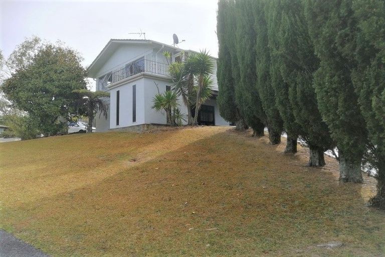 Photo of property in 1 Malters Place, Browns Bay, Auckland, 0630