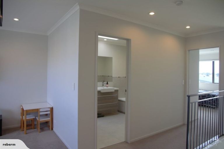 Photo of property in 17 Costa Viva Crescent, Karaka, Papakura, 2113