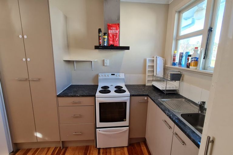 Photo of property in 10 York Place, Cannons Creek, Porirua, 5024