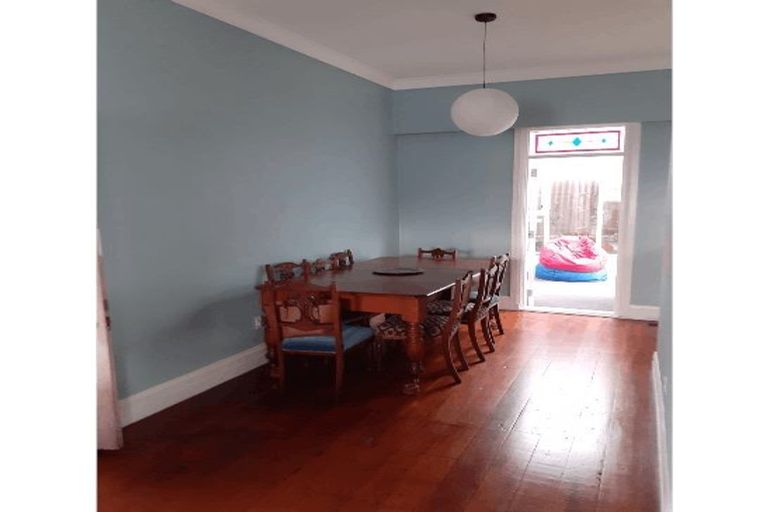 Photo of property in 2 Torless Terrace, Thorndon, Wellington, 6011