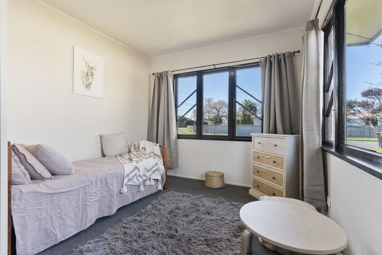Photo of property in 53 Victoria Street, Carterton, 5713