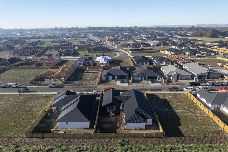 Photo of property in 39 Mehrtens Crescent, Woodend, 7691