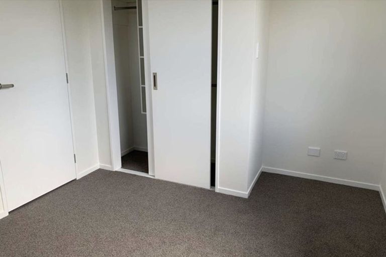 Photo of property in 24 Hoopers Road, Glen Eden, Auckland, 0602