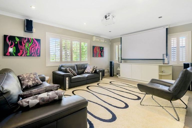 Photo of property in 30c Marine Parade, Mellons Bay, Auckland, 2014
