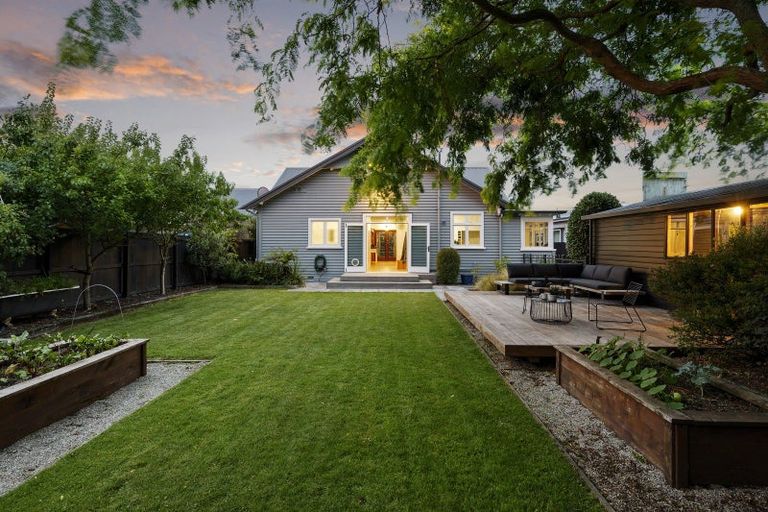 Photo of property in 86 Saint Martins Road, Saint Martins, Christchurch, 8022