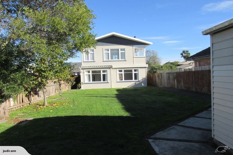Photo of property in 28 Estuary Road, New Brighton, Christchurch, 8061