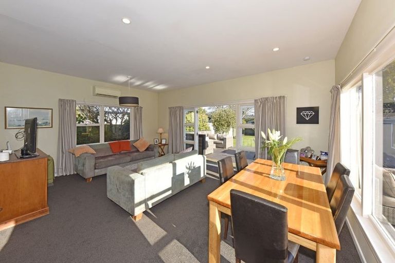 Photo of property in 37 Searells Road, Strowan, Christchurch, 8052