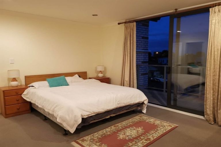 Photo of property in 13 Bangla Place, Massey, Auckland, 0614