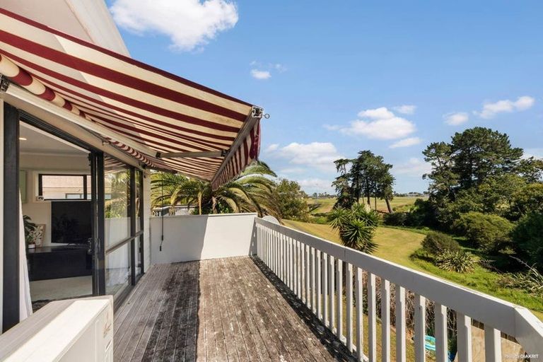 Photo of property in 41 De Quincey Terrace, Highland Park, Auckland, 2010