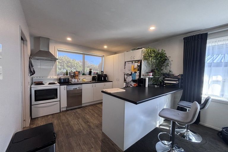 Photo of property in 2/145 Grahams Road, Burnside, Christchurch, 8053