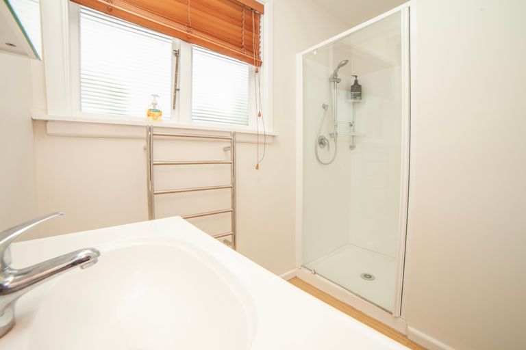 Photo of property in 5 Burrows Place, Ilam, Christchurch, 8041