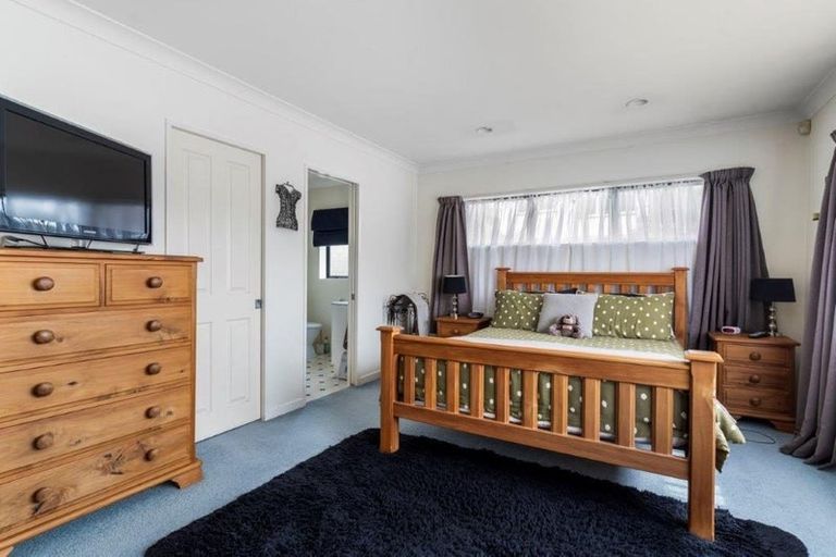 Photo of property in 401b Great South Road, Opaheke, Papakura, 2113