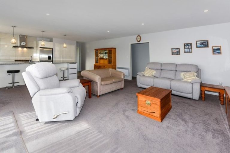 Photo of property in 10 William Hyde Place, Darfield, 7510