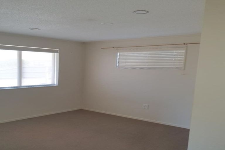 Photo of property in 1/77 Redcrest Avenue, Red Hill, Papakura, 2110
