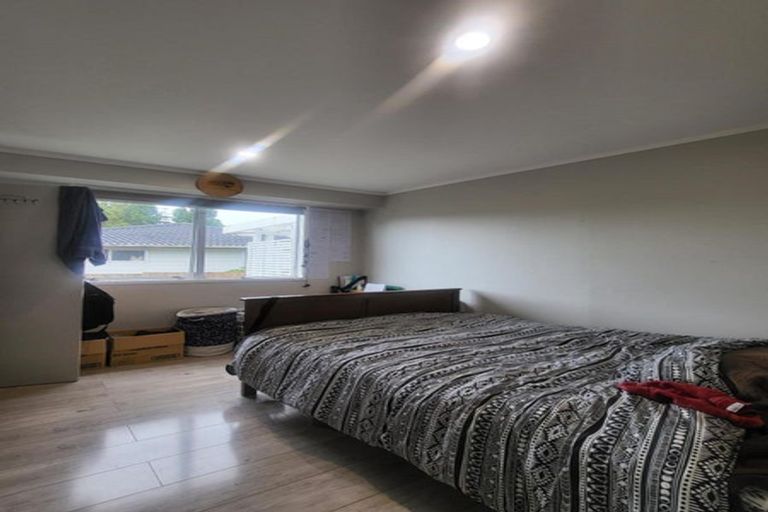 Photo of property in 43 Moncrieff Avenue, Clendon Park, Auckland, 2103