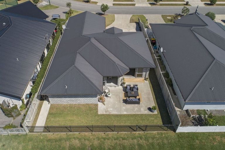 Photo of property in 71 Harding Drive, Papamoa Beach, Papamoa, 3118