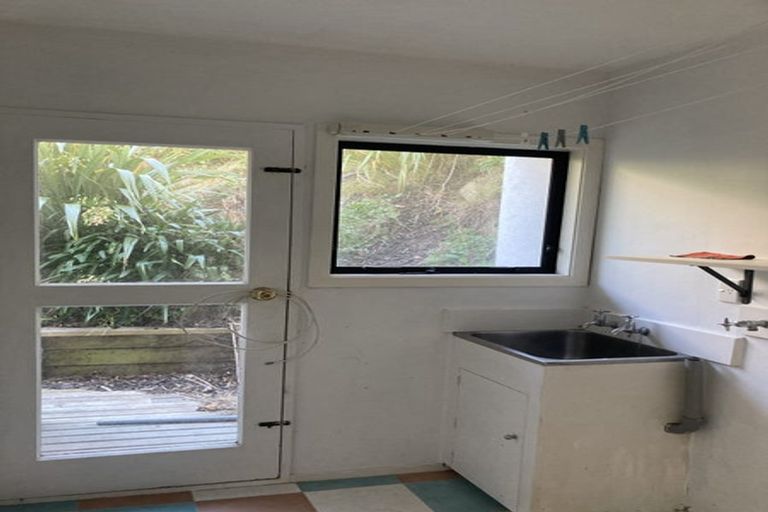 Photo of property in 27 Eskdale Road, Papakowhai, Porirua, 5024