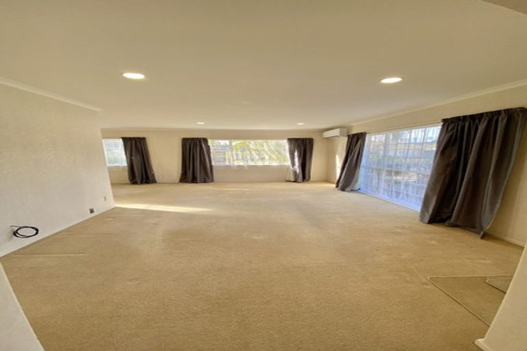 Photo of property in 52 Delmont Close, East Tamaki Heights, Auckland, 2016