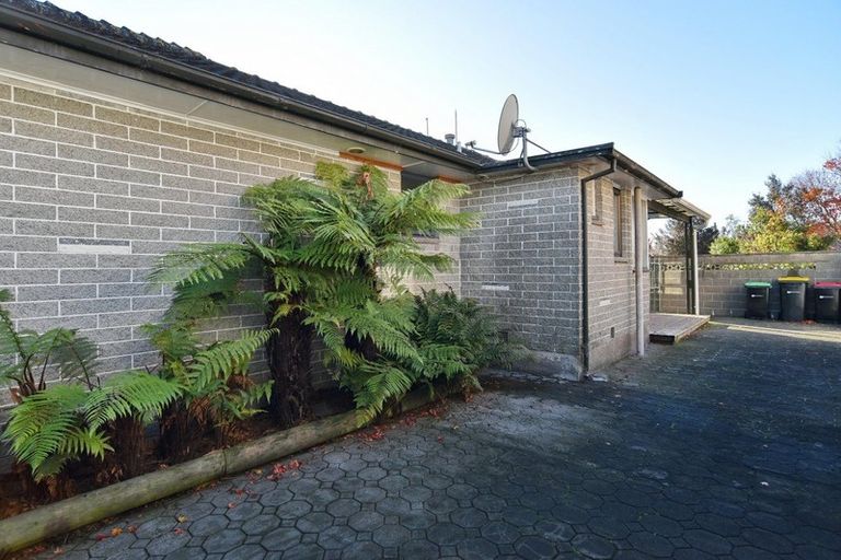 Photo of property in 5 Eders Road, Woodend, 7610