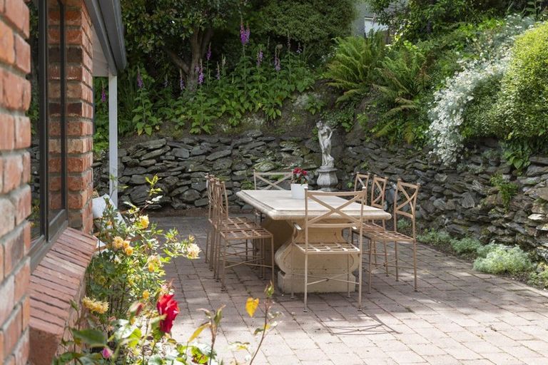 Photo of property in 78 Cedar Drive, Kelvin Heights, Queenstown, 9300