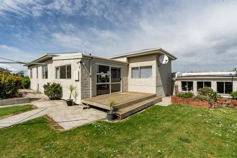 Photo of property in 9 Essex Street, Balclutha, 9230